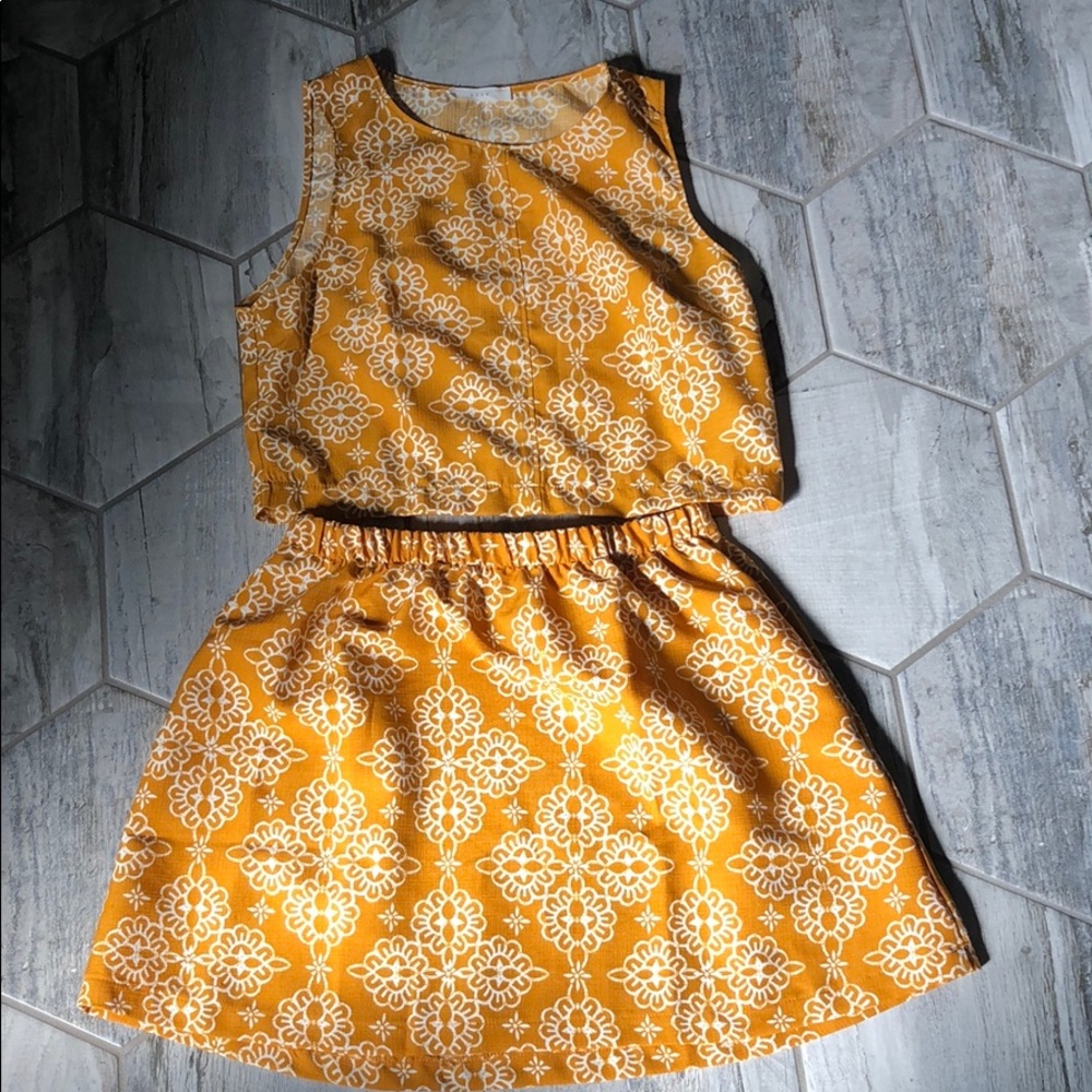 Two piece skirt set